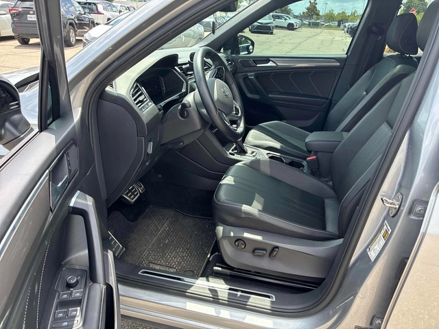 VW Tiguan Comfortline R-Line Black Edition * CARFAX - автомобили, коли, обяви за нови и употребявани 6