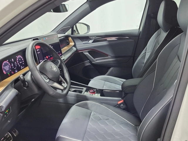 VW Tiguan HIGHLINE TURBO R-LINE * НОВ * 4Х4 * ОБДУХВАНЕ * - автомобили, коли, обяви за нови и употребявани 4