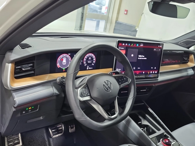 VW Tiguan HIGHLINE TURBO R-LINE * НОВ * 4Х4 * ОБДУХВАНЕ * - автомобили, коли, обяви за нови и употребявани 5