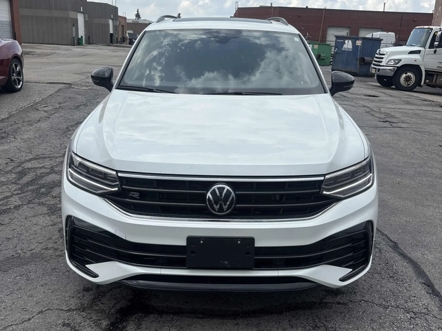 VW Tiguan Comfortline R-Line Black Edition * CARFAX - автомобили, коли, обяви за нови и употребявани 1