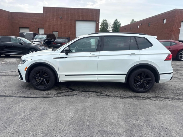 VW Tiguan Comfortline R-Line Black Edition * CARFAX - автомобили, коли, обяви за нови и употребявани 2