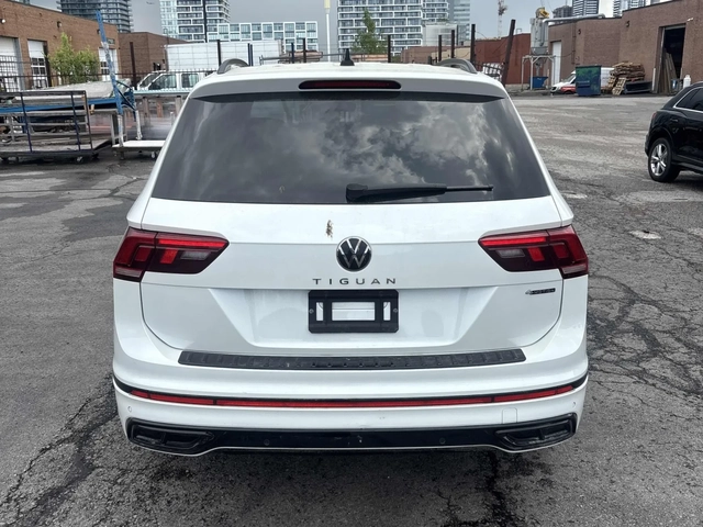VW Tiguan Comfortline R-Line Black Edition * CARFAX - автомобили, коли, обяви за нови и употребявани 4
