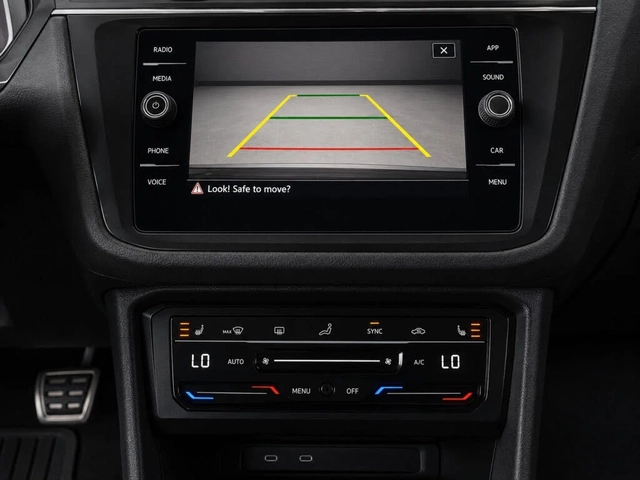 VW Tiguan Comfortline R-Line Black 4Motion - автомобили, коли, обяви за нови и употребявани 11