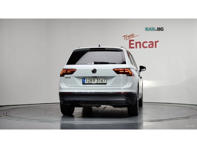 VW Tiguan 2.0 TDI PREMIUM* КОЖА* ПОДГРЕВ* КАМЕРА - автомобили, коли, обяви за нови и употребявани 3