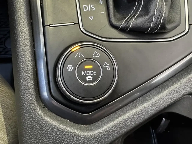VW Tiguan Highline - автомобили, коли, обяви за нови и употребявани 16