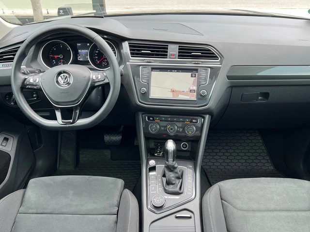VW Tiguan 2.0TDI, 4-MOTION, HIGHLINE-FULL SERVICE VW-KATO HO - автомобили, коли, обяви за нови и употребявани 9