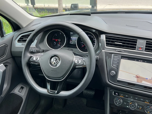 VW Tiguan 2.0TDI, 4-MOTION, HIGHLINE-FULL SERVICE VW-KATO HO - автомобили, коли, обяви за нови и употребявани 11