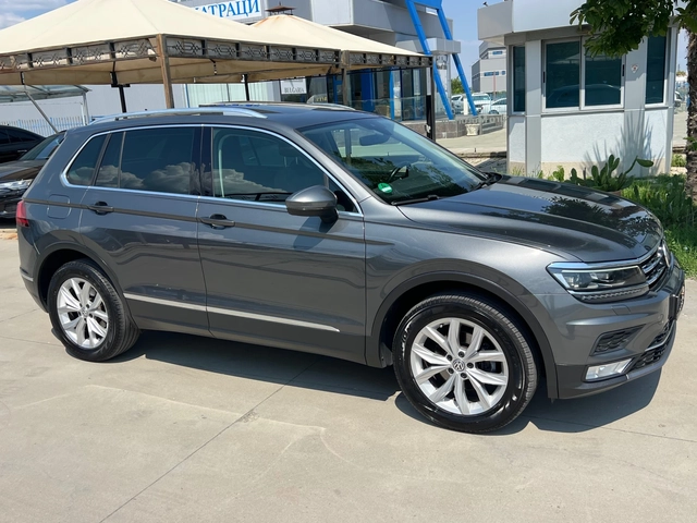 VW Tiguan 2.0TDI, 4-MOTION, HIGHLINE-FULL SERVICE VW-KATO HO - автомобили, коли, обяви за нови и употребявани 3