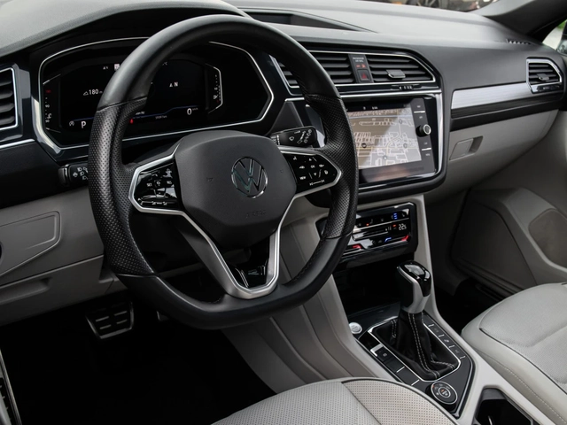 VW Tiguan 2024* R-LINE* FENDER* PANO* ОБДУХ* CARFAX* КРАЙНА - автомобили, коли, обяви за нови и употребявани 5