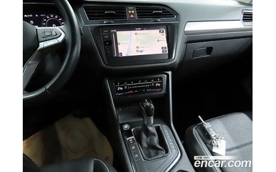 VW Tiguan PRESTIGE - автомобили, коли, обяви за нови и употребявани 11