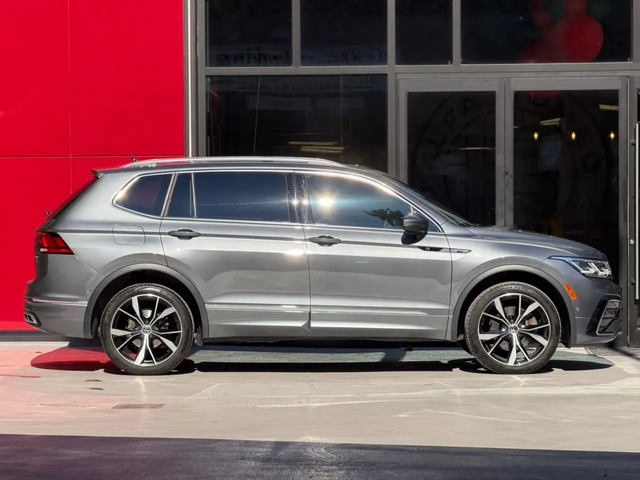 VW Tiguan Acciden Free|Ventilated Seats|PanRoof|Heated Steer All Wheel Drive - автомобили, коли, обяви за нови и употребявани 1