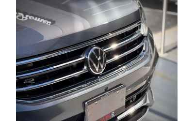 vw-tiguan-acciden-free-ventilated-seats-panroof-heated-steer-all-wheel-drive - 4
