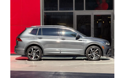vw-tiguan-acciden-free-ventilated-seats-panroof-heated-steer-all-wheel-drive - 1