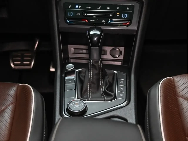 VW Tiguan Allspace R LINE* ОБДУХ* 7 МЕСТА* ОФИЦИАЛЕН ДИЛЪР - автомобили, коли, обяви за нови и употребявани 15