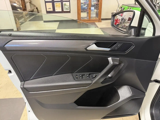 VW Tiguan COMFORTLINE 7 PASS AWD LEATHER PAN/ROOF B/SPOT CAM All Wheel Drive - автомобили, коли, обяви за нови и употребявани 13