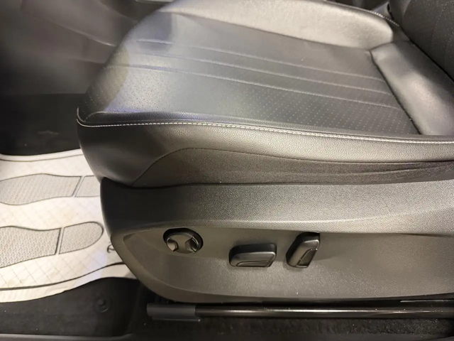 VW Tiguan COMFORTLINE 7 PASS AWD LEATHER PAN/ROOF B/SPOT CAM All Wheel Drive - автомобили, коли, обяви за нови и употребявани 16