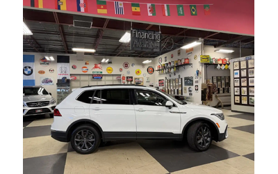 VW Tiguan COMFORTLINE 7 PASS AWD LEATHER PAN/ROOF B/SPOT CAM All Wheel Drive - автомобили, коли, обяви за нови и употребявани 7