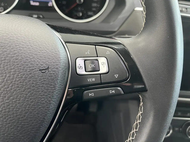 VW Tiguan COMFORTLINE / AWD + TOIT + GPS + CAMERA + CUIR +++ - автомобили, коли, обяви за нови и употребявани 14