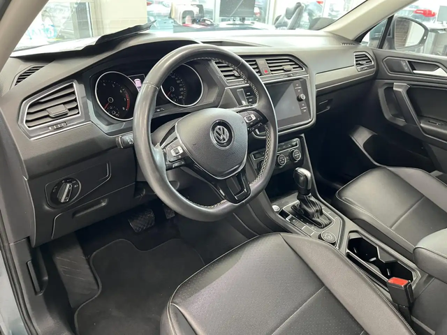 VW Tiguan COMFORTLINE / AWD + TOIT + GPS + CAMERA + CUIR +++ - автомобили, коли, обяви за нови и употребявани 11