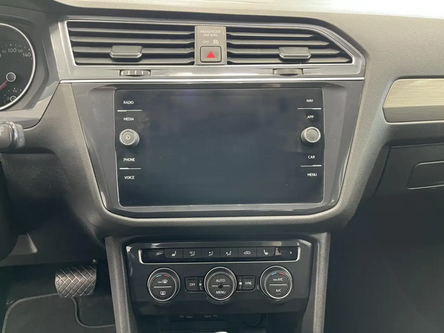 VW Tiguan COMFORTLINE / AWD + TOIT + GPS + CAMERA + CUIR +++ - автомобили, коли, обяви за нови и употребявани 17