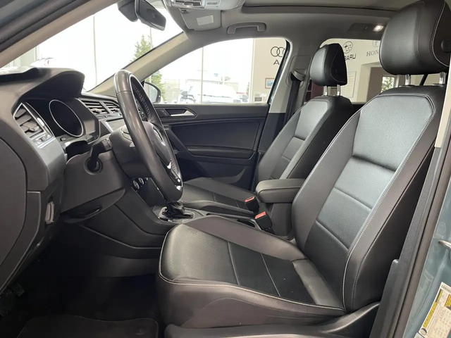 VW Tiguan COMFORTLINE / AWD + TOIT + GPS + CAMERA + CUIR +++ - автомобили, коли, обяви за нови и употребявани 9