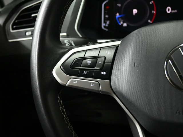 VW Tiguan Comfortline  No Accident Leather Heated Seats Remote Start All Wheel Drive - автомобили, коли, обяви за нови и употребявани 13