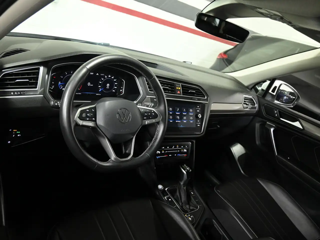 VW Tiguan Comfortline  No Accident Leather Heated Seats Remote Start All Wheel Drive - автомобили, коли, обяви за нови и употребявани 9