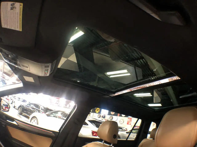 VW Tiguan COMFORTLINE R-LINE B/EDITION AWD LEATHER PAN/ROOF All Wheel Drive - автомобили, коли, обяви за нови и употребявани 16