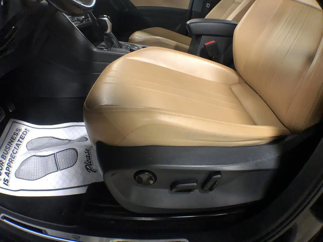 VW Tiguan COMFORTLINE R-LINE B/EDITION AWD LEATHER PAN/ROOF All Wheel Drive - автомобили, коли, обяви за нови и употребявани 18