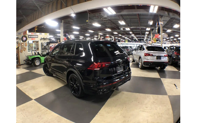 vw-tiguan-comfortline-r-line-b-edition-awd-leather-pan-roof-all-wheel-drive - 4