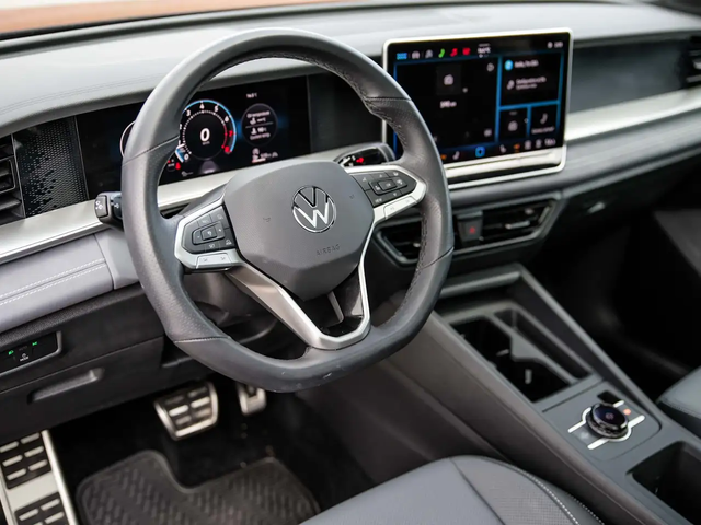VW Tiguan Comfortline R-Line Black Edition All Wheel Drive - автомобили, коли, обяви за нови и употребявани 10
