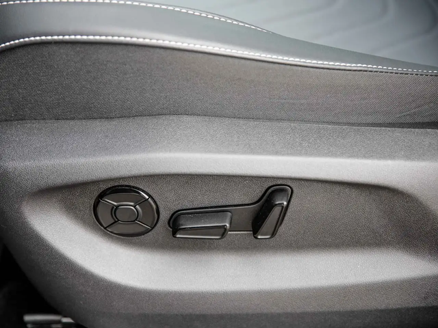 VW Tiguan Comfortline R-Line Black Edition All Wheel Drive - автомобили, коли, обяви за нови и употребявани 13