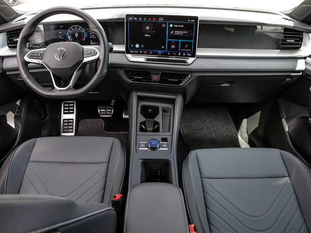 VW Tiguan Comfortline R-Line Black Edition All Wheel Drive - автомобили, коли, обяви за нови и употребявани 14
