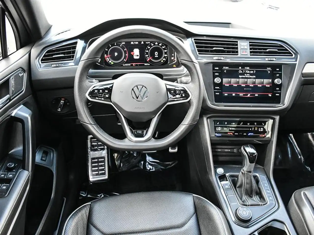 VW Tiguan Highline 2.0T 8sp at w/Tip 4M All Wheel Drive - автомобили, коли, обяви за нови и употребявани 19