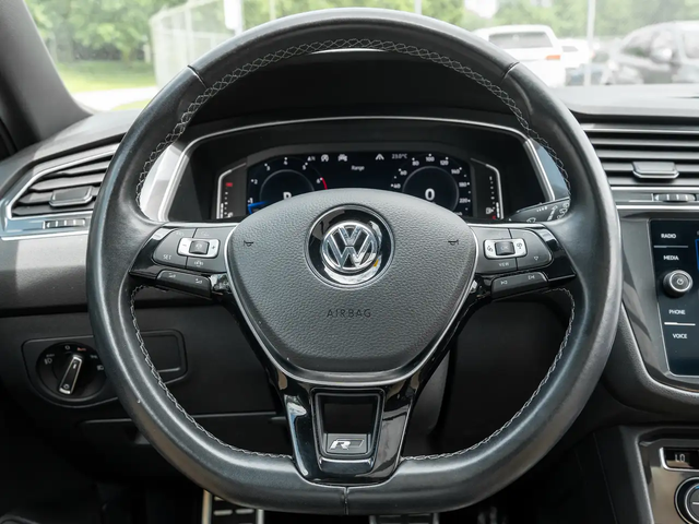 VW Tiguan Highline 4MOTION |R-LINE |TRADE IN |SAFETY CERT All Wheel Drive - автомобили, коли, обяви за нови и употребявани 7