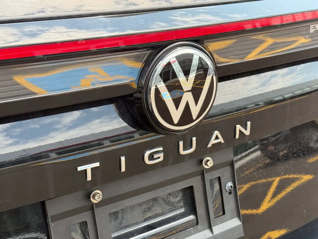 VW Tiguan Highline All Wheel Drive - автомобили, коли, обяви за нови и употребявани 15