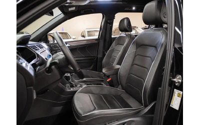VW Tiguan HIGHLINE R-LINE AWD | Nav | Panoroof | CarPlay All Wheel Drive - автомобили, коли, обяви за нови и употребявани 16