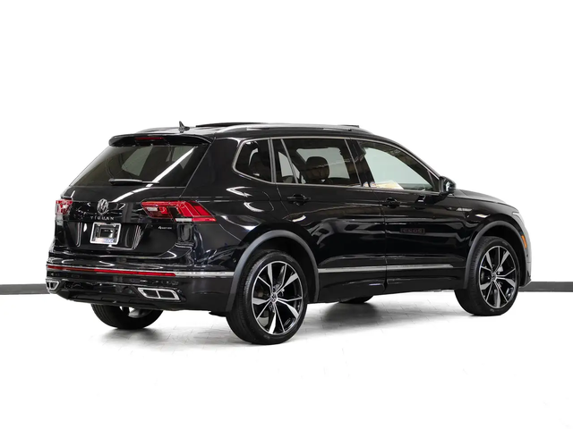 VW Tiguan HIGHLINE R-LINE AWD | Nav | Panoroof | CarPlay All Wheel Drive - автомобили, коли, обяви за нови и употребявани 8