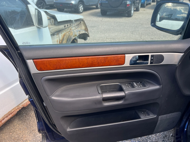 VW Touareg 2.5TDI-174к.с. Автоматик/ Кожа/ Подгрев/ Италия - автомобили, коли, обяви за нови и употребявани 10