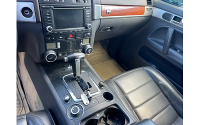 VW Touareg 2.5TDI-174к.с. Автоматик/ Кожа/ Подгрев/ Италия - автомобили, коли, обяви за нови и употребявани 8