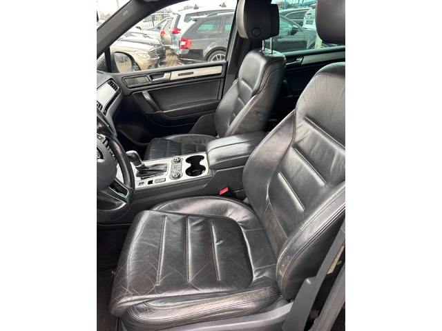 VW Touareg 3.0i HYBRID AVTOMAT/NAVI/KOJA/KAMERA - автомобили, коли, обяви за нови и употребявани 11