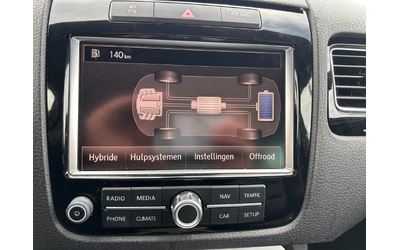 VW Touareg 3.0i HYBRID AVTOMAT/NAVI/KOJA/KAMERA - автомобили, коли, обяви за нови и употребявани 12