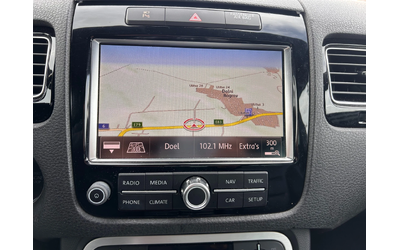 VW Touareg 3.0i HYBRID AVTOMAT/NAVI/KOJA/KAMERA - автомобили, коли, обяви за нови и употребявани 13