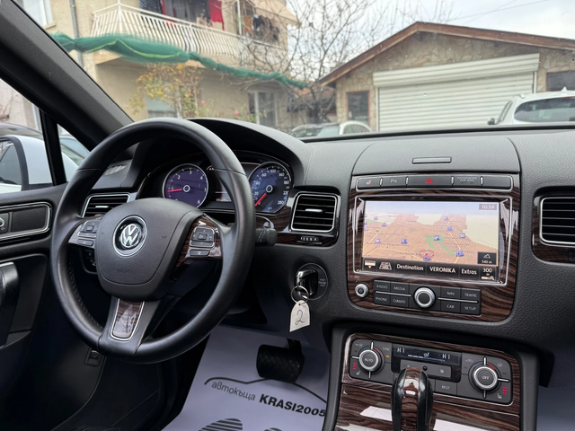 VW Touareg 3.0TDI FACELIFT R-LINE PANORAMA NAVI XENON - автомобили, коли, обяви за нови и употребявани 10