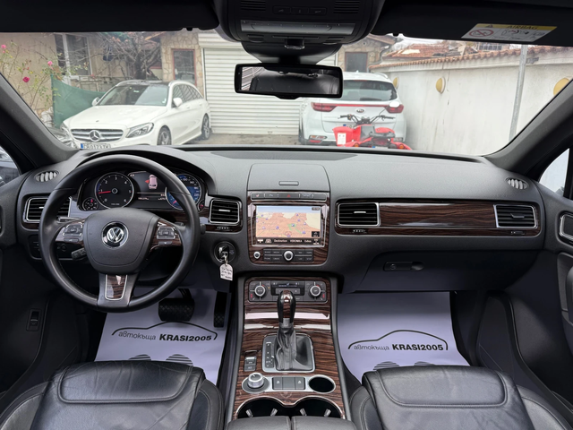 VW Touareg 3.0TDI FACELIFT R-LINE PANORAMA NAVI XENON - автомобили, коли, обяви за нови и употребявани 9