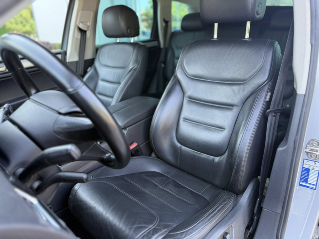 VW Touareg 3.0 TDI Сервизна история НЕ Е НА ВЪЗДУХ - автомобили, коли, обяви за нови и употребявани 13