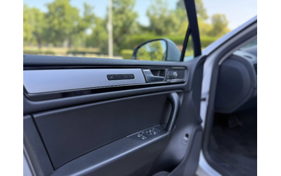 VW Touareg 3.0 TDI Сервизна история НЕ Е НА ВЪЗДУХ - автомобили, коли, обяви за нови и употребявани 14