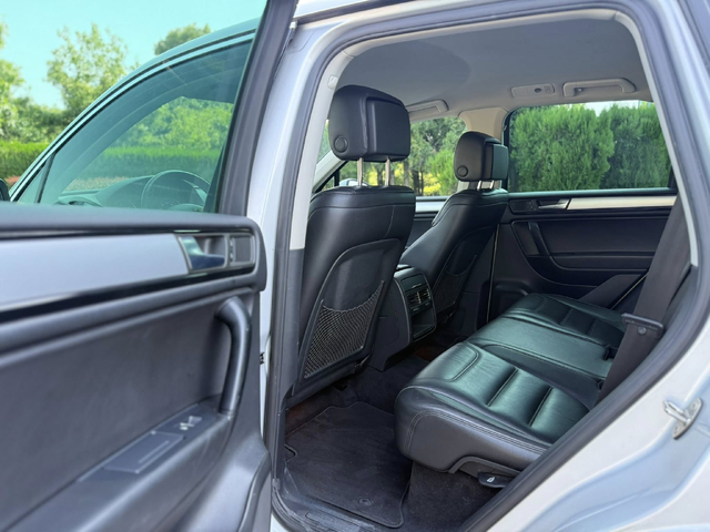 VW Touareg 3.0 TDI Сервизна история НЕ Е НА ВЪЗДУХ - автомобили, коли, обяви за нови и употребявани 20