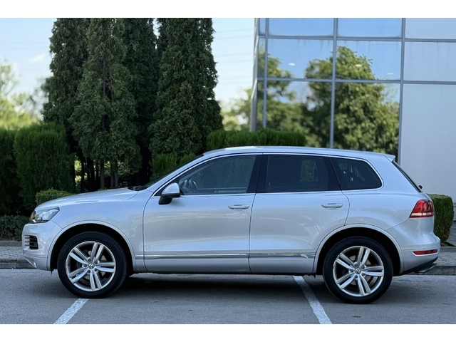 VW Touareg 3.0 TDI Сервизна история НЕ Е НА ВЪЗДУХ - автомобили, коли, обяви за нови и употребявани 3