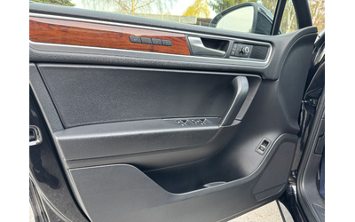 VW Touareg 3.0TDI-239кс/АВТОМАТ/4x4/LED/NAVI/ЛИЗИНГ - автомобили, коли, обяви за нови и употребявани 13